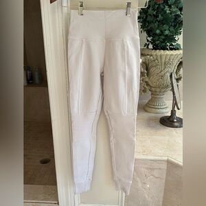 ALO Yoga Cream Leggings